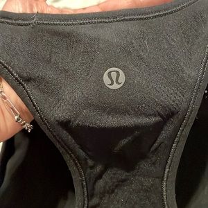 Lululemon Texturized Black Racerback Stretchy Tank Size 4
